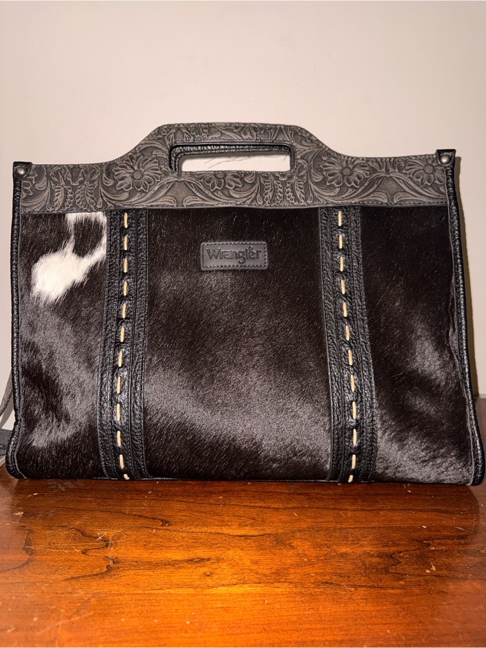 XL WRANGLER CROSSBODY TOTE! 🐮
